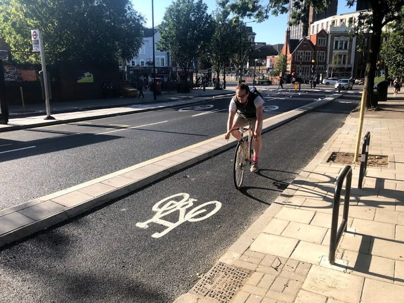 Segregated cheap bike lanes