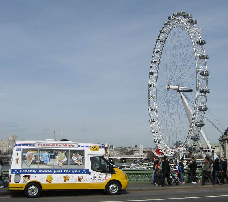 Ice cream van seized for blocking Westminster Bridge red route